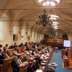 Senát, zdroj: https://commons.wikimedia.org/wiki/File:Senat_2833.jpg